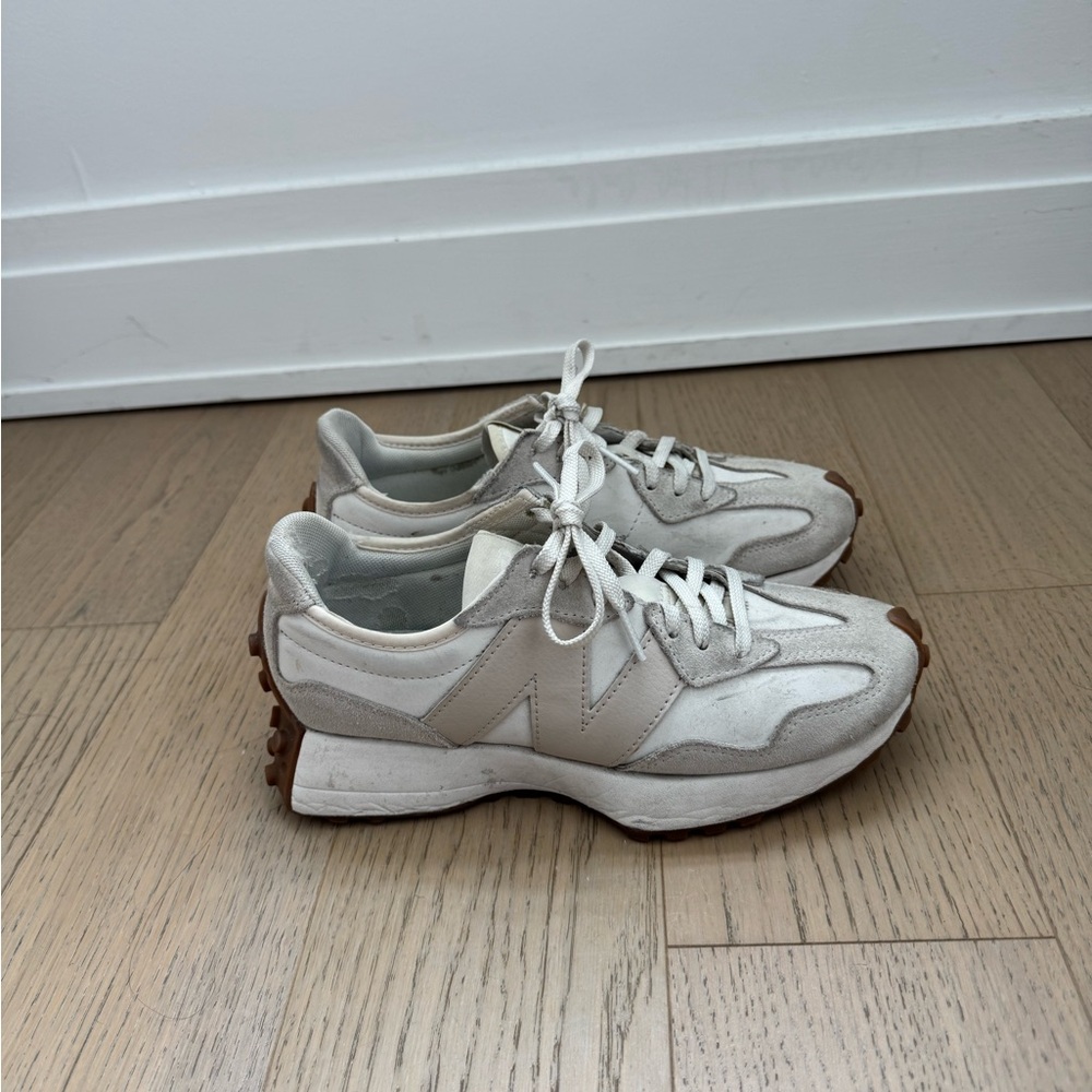 New balance 327 white and cream sneaker